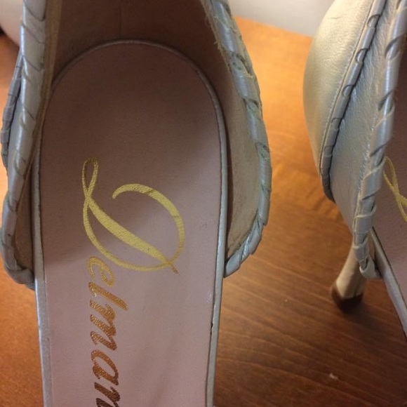 Size 9 1/2 women’s gorgeous silver pumps - Picture 4 of 5